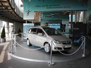 Autodrehbühne - Autoausstellung Rüsselsheim 